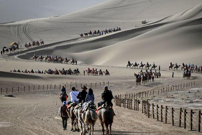 确定性应对各种不确定性——中国经济圆桌会聚焦“四稳”AG真人中国经济圆桌会·新华全媒头条以高质量发展的(图7)